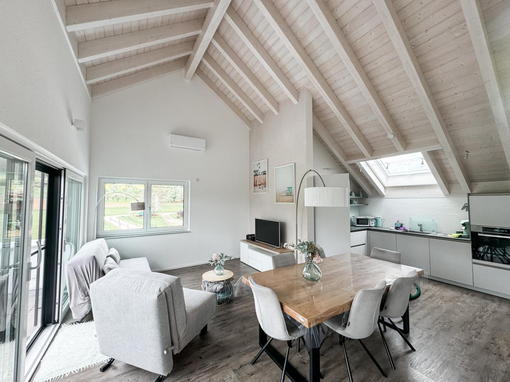 Wunderschöne Helle Mit Großer Dachterrasse *